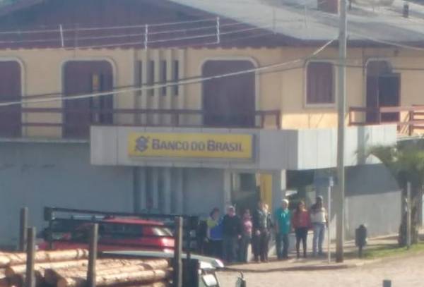 Três suspeitos de assalto a bancos em Jaquirana são mortos em confronto com a polícia