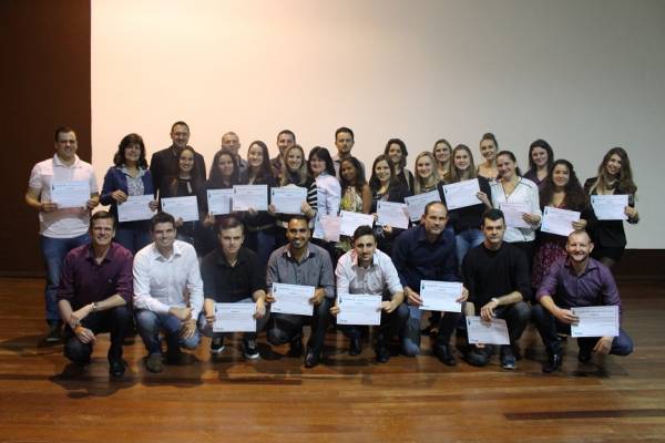 Setrem realiza formatura do curso de Gerência Empresarial em Santo Cristo
