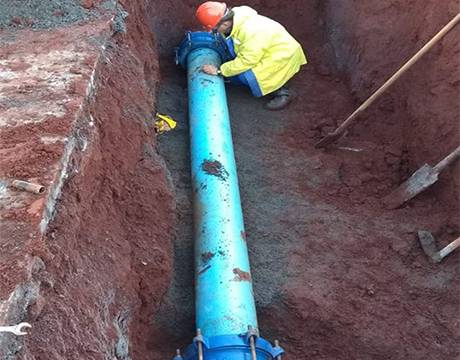 CORSAN conclui obra de conserto de vazamento na Av. Uruguai 