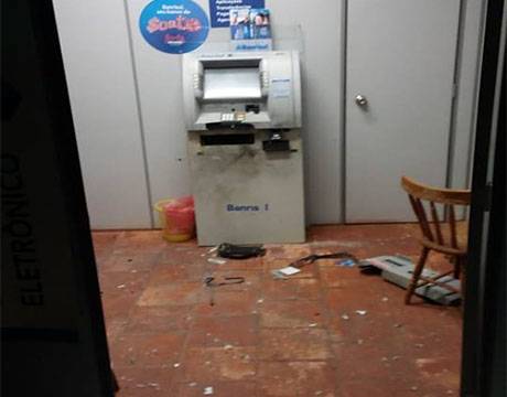 Criminosos atacam caixa eletrônico dentro de câmara de vereadores em São Valério do Sul