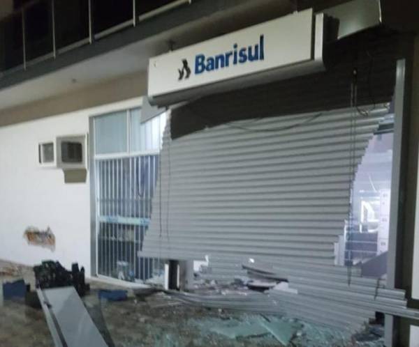 Quatro agências bancárias são explodidas durante a madrugada no RS