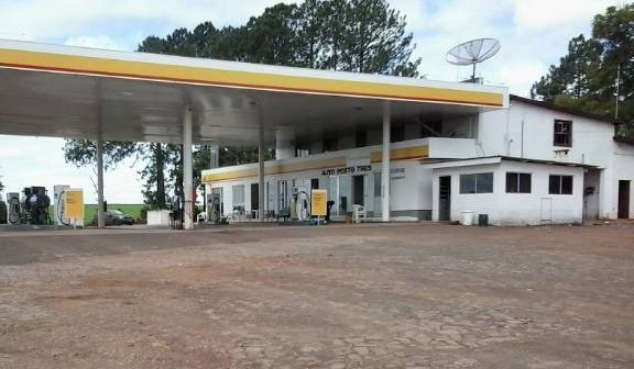 Homens encapuzados assaltam posto de combustíveis na BR 285