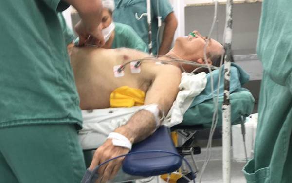 Bolsonaro teve grave perfuração no intestino grosso e fez colostomia; entenda