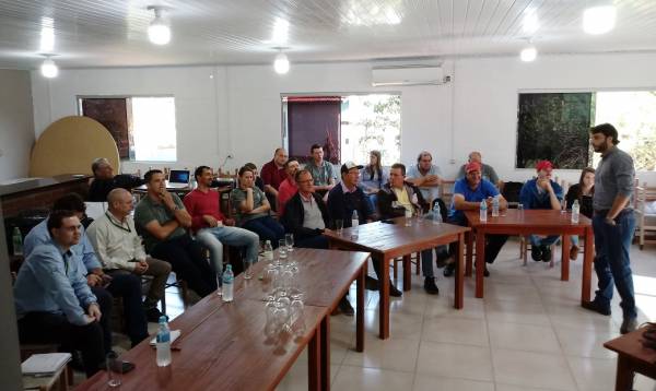 Produtores e técnicos contribuem em painel de custo de produção de pecuária de leite