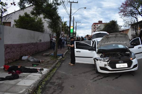 Quadrilha que assaltaria mansão em Santiago é presa após trocar tiros com a Polícia Civil e Brigada 