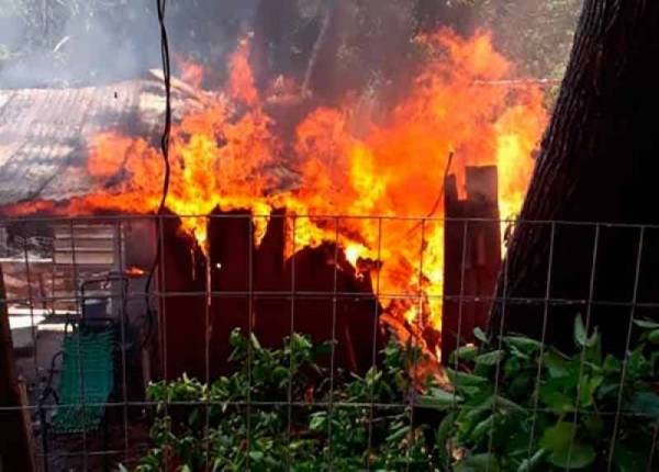 Residência é consumida pelo fogo em Ijuí