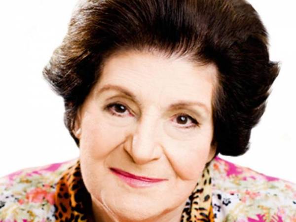 Escritora e médium Zibia Gasparetto morre aos 92 anos