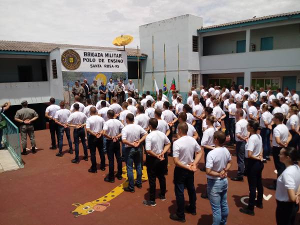 90 alunos são recebidos para formação de soldados em Santa Rosa