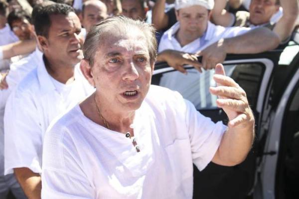 Médium João de Deus se entrega às autoridades