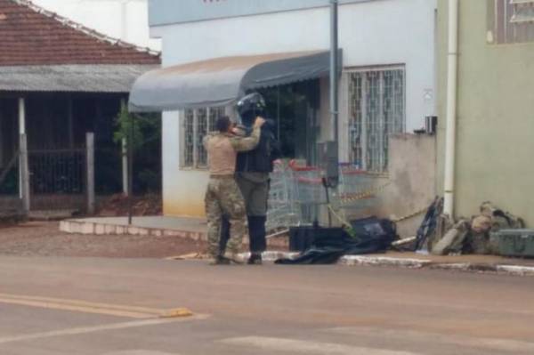 Após oito horas, falso explosivo é retirado de corpo de gerente de banco no norte do RS