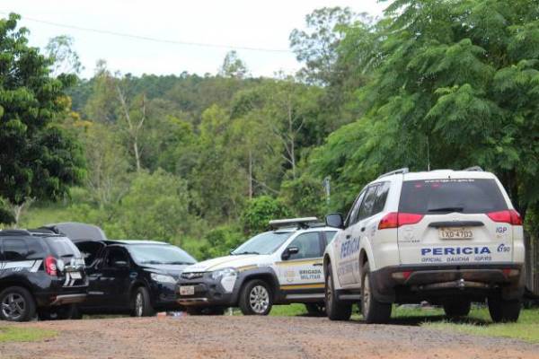 Mãe e três filhos são mortos a facadas em Triunfo