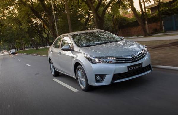 Toyota convoca recall de 380 mil carros por airbags da Takata