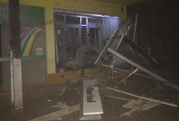Criminosos explodem agência bancária em Tunas