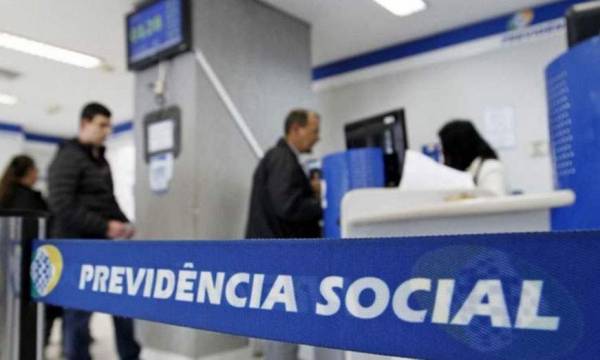 Reforma previdenciária deve ter três alternativas de regra de transição