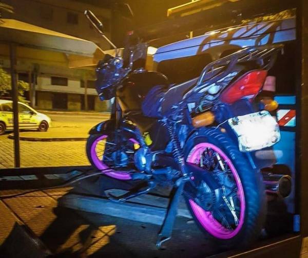 Moto com cerca de R$ 2 milhões em multas é apreendida em Porto Alegre