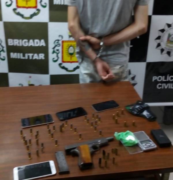 Polícia Civil e Brigada Militar prendem elemento com droga, arma e munições, em Três de Maio