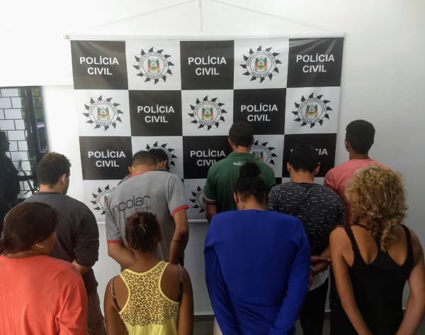Operação Serro Azul da Polícia Civil prende nove pessoas e aprende um menor, em Cerro Largo