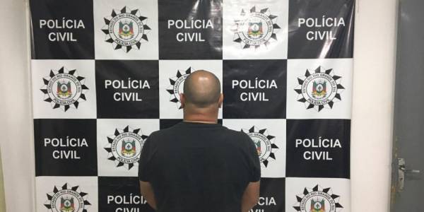Homem é preso acusado de extorquir dinheiro de mulher com fotos íntimas em Santo Antônio das Missões