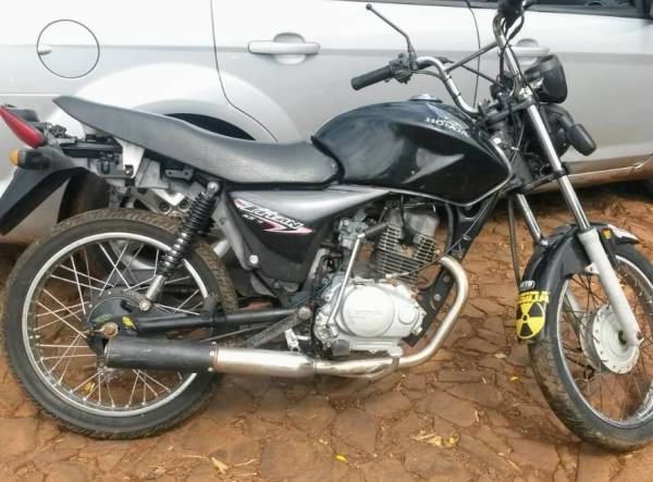 Ação da Polícia Civil recupera moto furtada, celular e prende foragido em Santo Ângelo