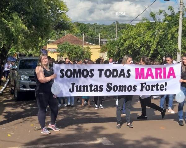 Comunidade de Catuipe realiza manifesto pela morte da estudante Maria Eduarda Zambom