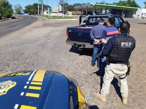 Homem é preso transportando 20 mil dólares nas calças em Frederico Westphalen