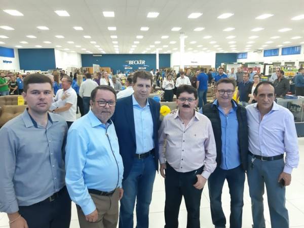 Becker inaugura loja com 3,3 mil metros quadrados em Três de Maio