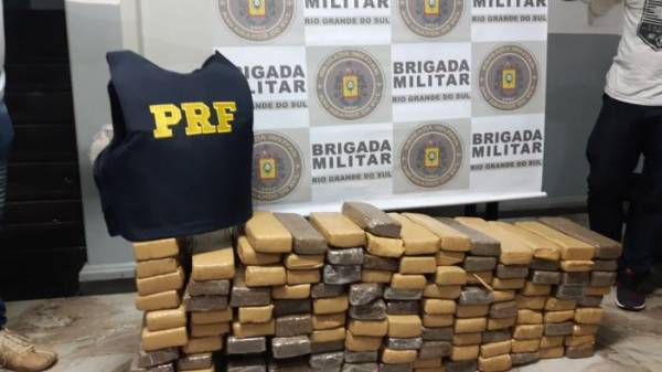 Homem que transportava 122 kg de maconha é atropelado durante fuga da polícia em Osório