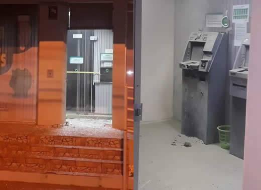 Criminosos abordam ônibus durante tentativa de ataque a banco em Saldanha Marinho
