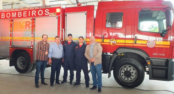 BM e Corpo de Bombeiros de Três de Maio são contemplados com veículos