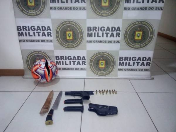 Jogador é preso após sacar pistola durante briga em jogo de futebol em Passo Fundo