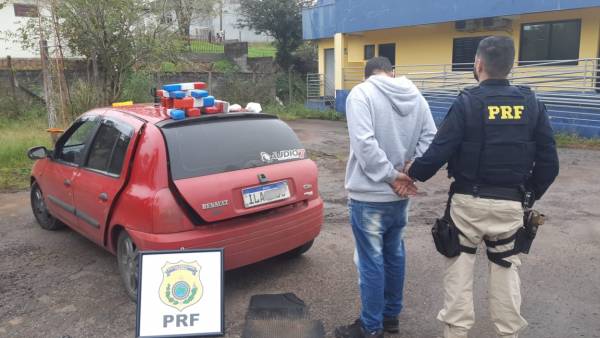 PRF e PC prendem jovem com entorpecentes na 158 em Cruz Alta
