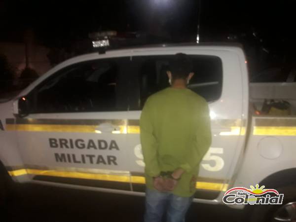 Elemento é preso pela Brigada Militar traficando poucas horas depois de sair da prisão, em HZ