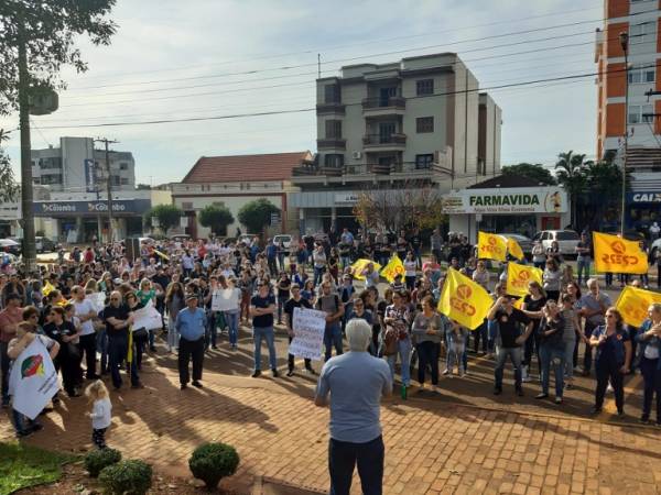 Sexta-feira é marcada por protesto em Três de Maio