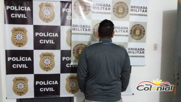 Ação conjunta da PC e BM prende traficante no Centro de São Luiz Gonzaga