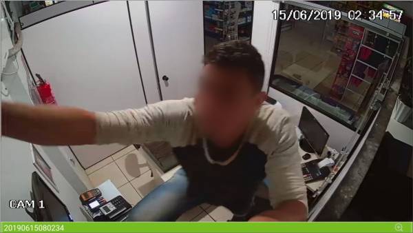 Ladrões invadem supermercado Lorenzon em Miraguaí e arrombam cofre