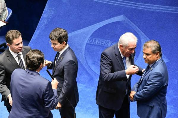 Senado derruba decreto das armas de Bolsonaro