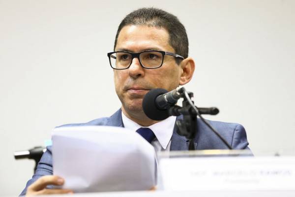 Comissão na Câmara retoma debate do parecer da reforma da Previdência