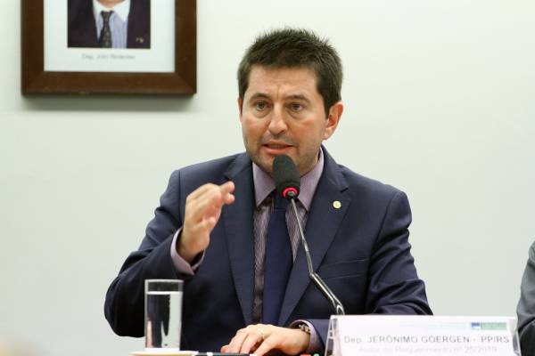 Novo texto da reforma prevê fim da isenção previdenciária das exportações agrícolas