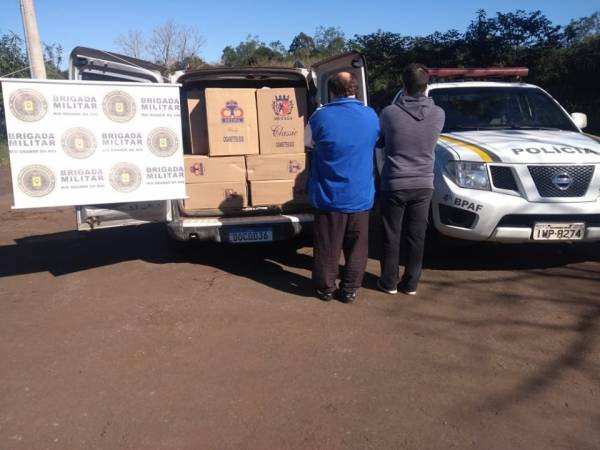 Brigada Militar prende dois homens por contrabando de cigarros, em Santo Cristo