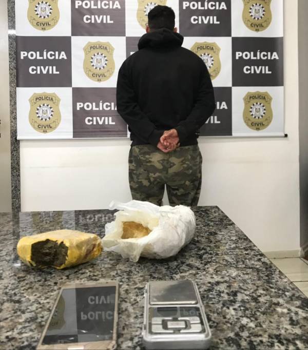 Jovem albergado é preso pela Polícia Civil com entorpecentes, em Santo Ângelo