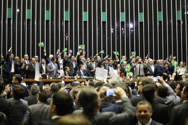 Câmara continua hoje votação da reforma da Previdência