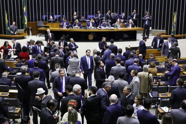 Idade de aposentadoria para professores na Previdência é reduzida