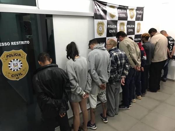 Polícia Civil estoura boca de tráfico e prende onze pessoas em Cerro Largo
