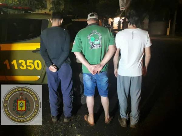 Brigada Militar prende três homens por porte ilegal de arma de fogo em Catuípe