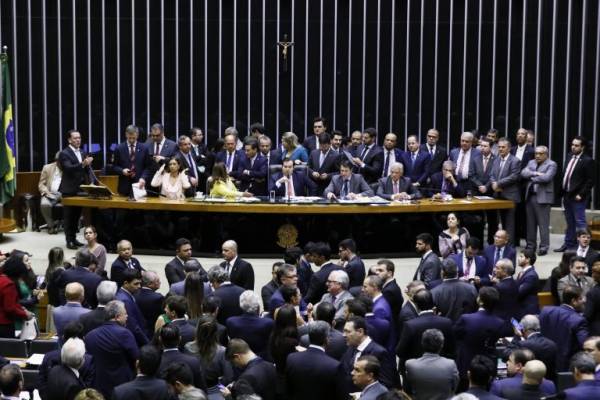 Deputados podem votar reforma da Previdência em 2º turno na terça