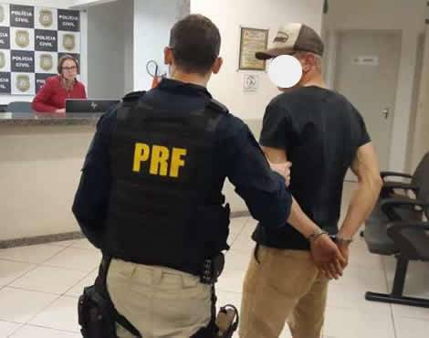 PRF prende andarilho por porte ilegal de arma de fogo em Entre-Ijuís