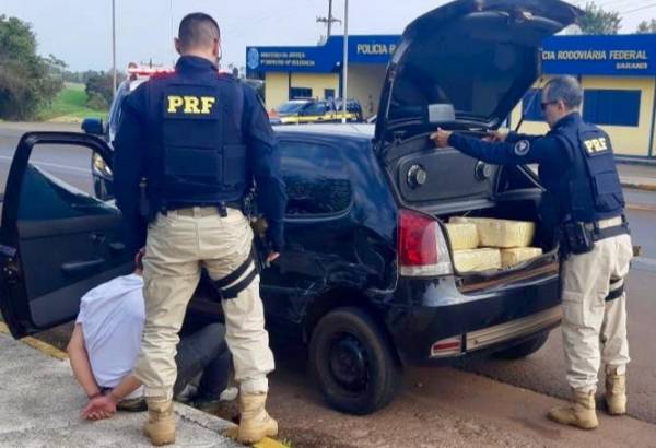 PRF apreende 300 quilos de maconha e prende motorista por tráfico em Sarandi
