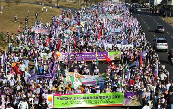 Mulheres de todo o Brasil vão a Brasília para a Marcha das Margaridas