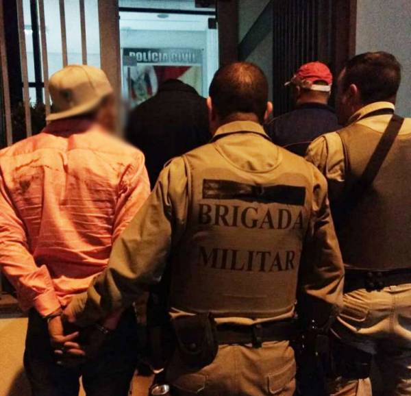 Bandidos furtam carro em Carazinho e são presos ao tentar negociá-lo em Passo Fundo