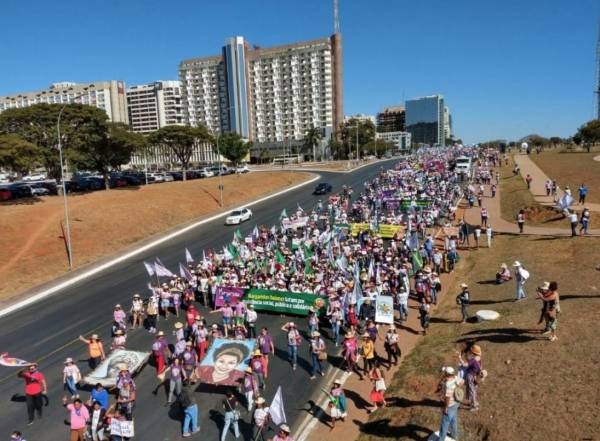 Trabalhadoras rurais protestam em Brasília